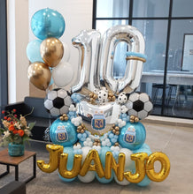 Cargar imagen en el visor de la galería, Bouquet Campeones Globos Futbol

