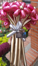 Cargar imagen en el visor de la galería, Ramo de flores con Globos
